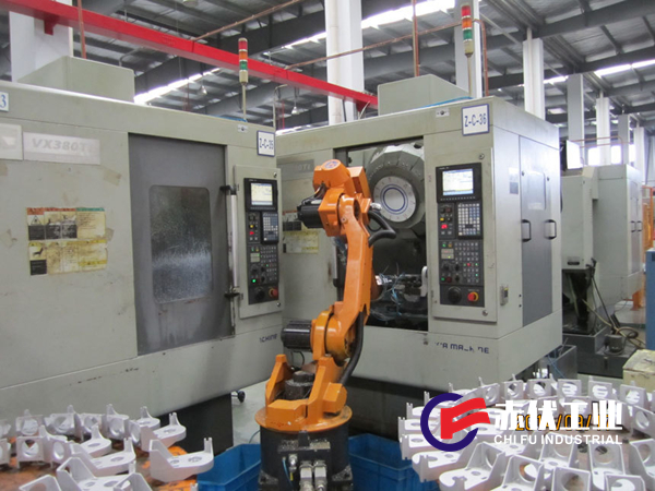 上下料機(jī)器人(圖1) 上下料機(jī)器人(圖1)