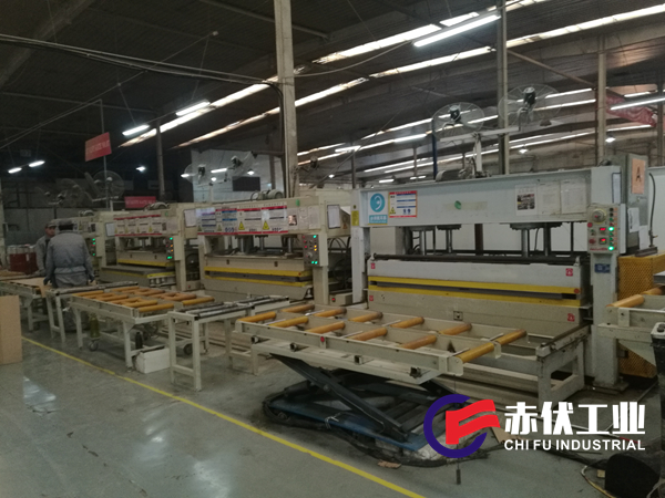 升降輸送機(jī)CF-008(圖1) 升降輸送機(jī)CF-008(圖1)